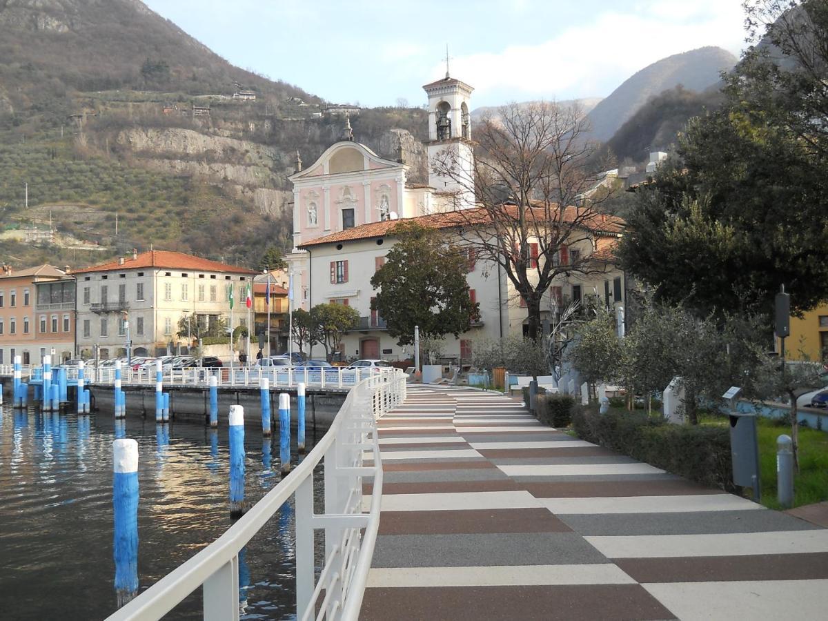 Appartamento Al Ponte Marone Exterior foto