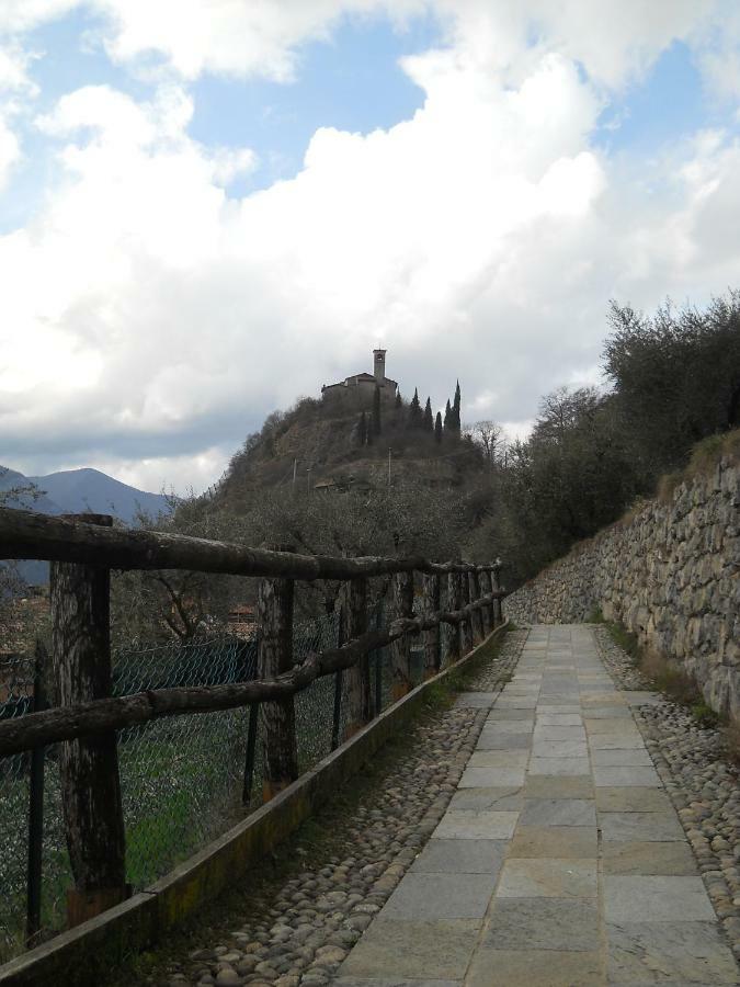 Appartamento Al Ponte Marone Exterior foto